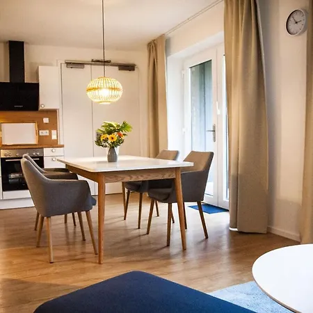 Small House Modern Retreat *